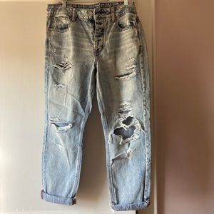 AE Tomgirl Jeans